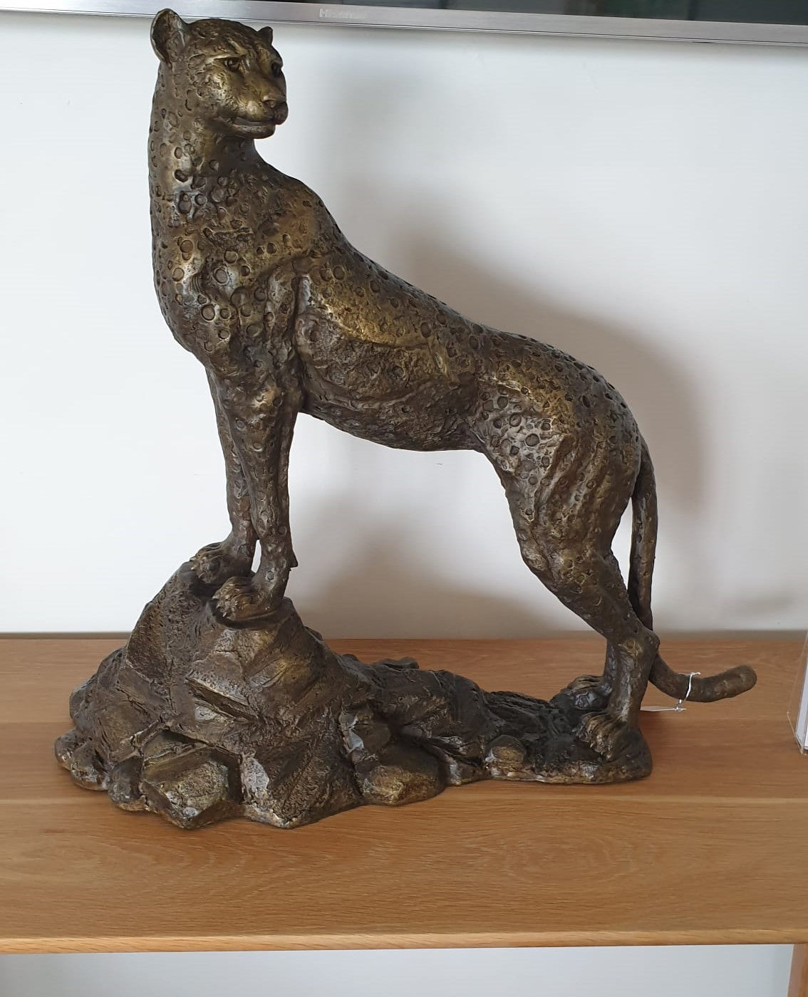 Bronze Cheetah Figurine (Siyaya)